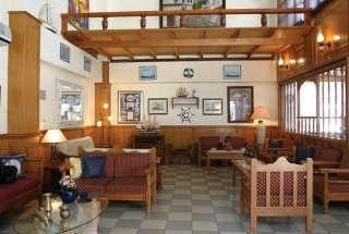 Imagen de los interiores del Hotel Ionia. Foto 4