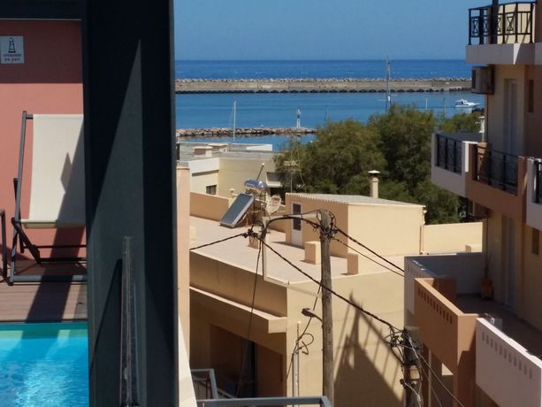 Imagen de los interiores del Hotel Ionia Suites. Foto 13