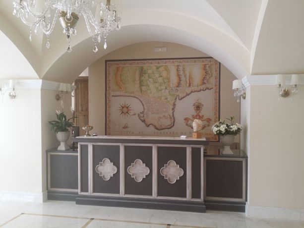 Imagen de los interiores del Hotel Ionia Suites. Foto 14