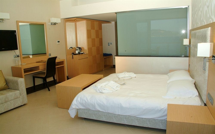 Imagen de la habitación del Hotel Ionian Emerald Resort. Foto 3