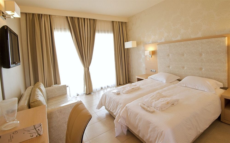 Imagen de la habitación del Hotel Ionian Emerald Resort. Foto 5