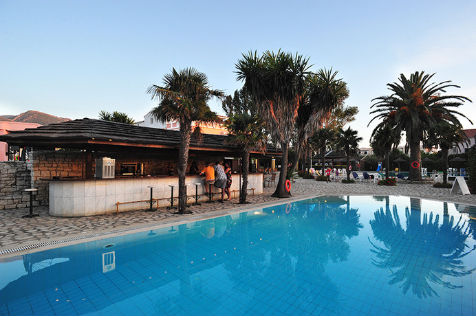 Imagen general del Hotel Ionian Princess Suitel And Thinalos Aparthotel. Foto 2