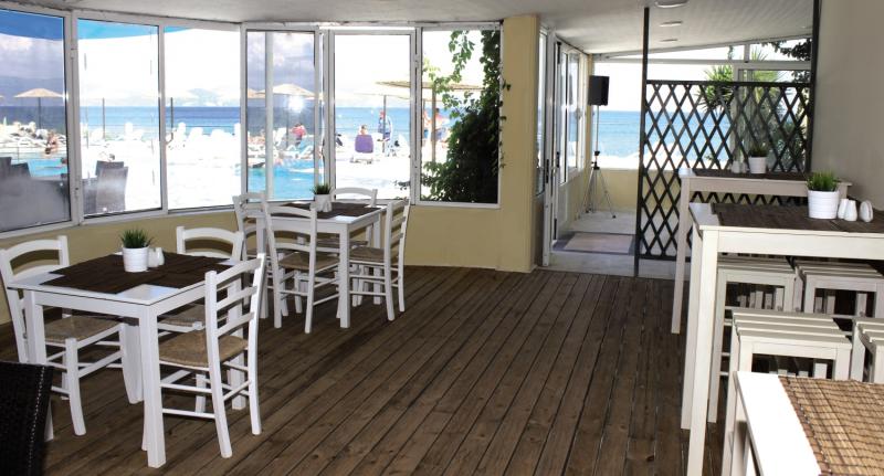 Imagen general del Hotel Ionian Sea View. Foto 9