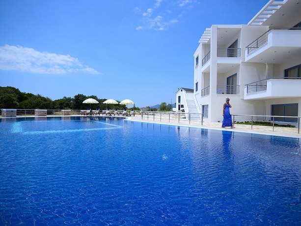 Imagen de la piscina del Hotel Ionian Theoxenia. Foto 17