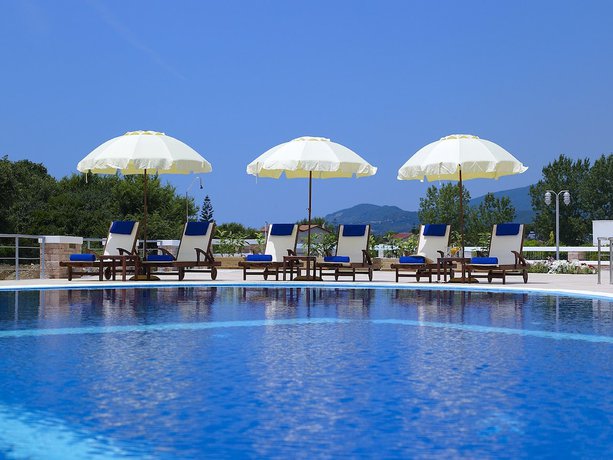 Imagen de la piscina del Hotel Ionian Theoxenia. Foto 18
