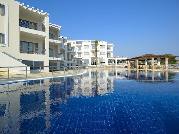 Imagen de la piscina del Hotel Ionian Theoxenia. Foto 19