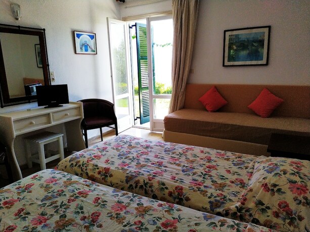 Imagen de la habitación del Hotel Ionian View. Foto 20