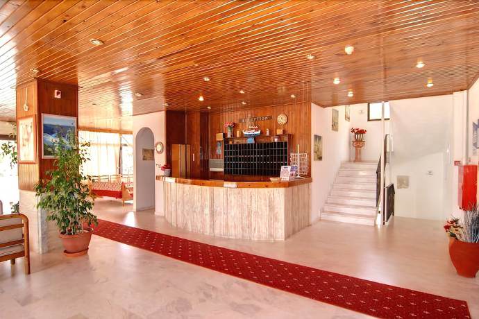 Imagen de los interiores del Hotel Ionikos. Foto 10