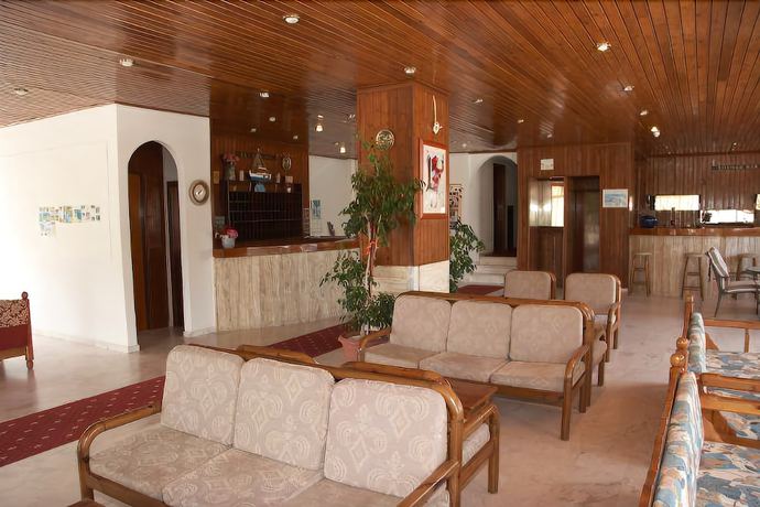 Imagen de los interiores del Hotel Ionikos. Foto 12