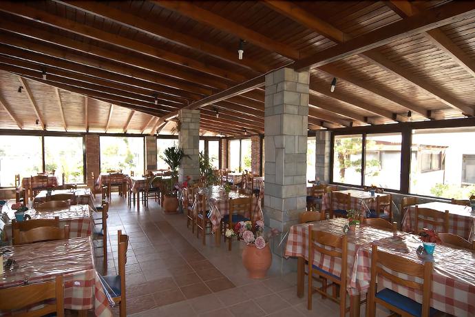 Imagen del bar/restaurante del Hotel Ionikos. Foto 3