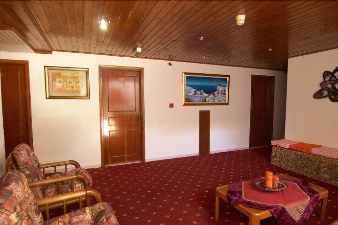 Imagen de los interiores del Hotel Ionikos. Foto 15