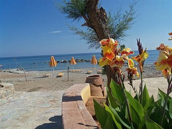 Imagen de la piscina del Hotel Ionio Star. Foto 16