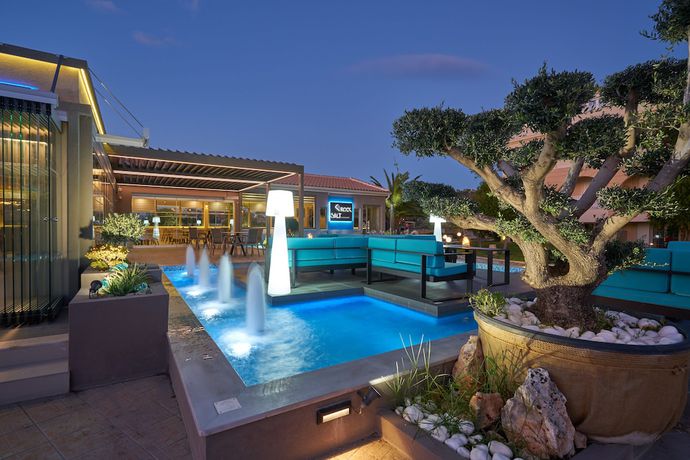 Imagen de la piscina del Hotel Ionion Blue. Foto 19