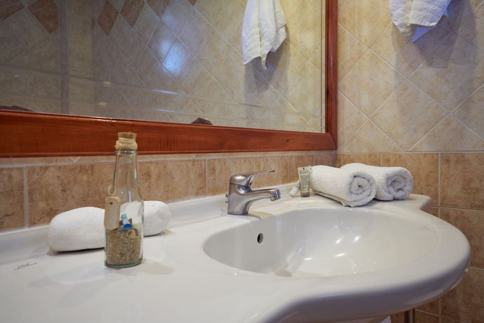 Imagen de la habitación del Hotel Ionion Blue. Foto 15