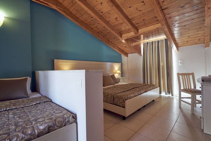 Imagen de la habitación del Hotel Ionion Blue. Foto 16