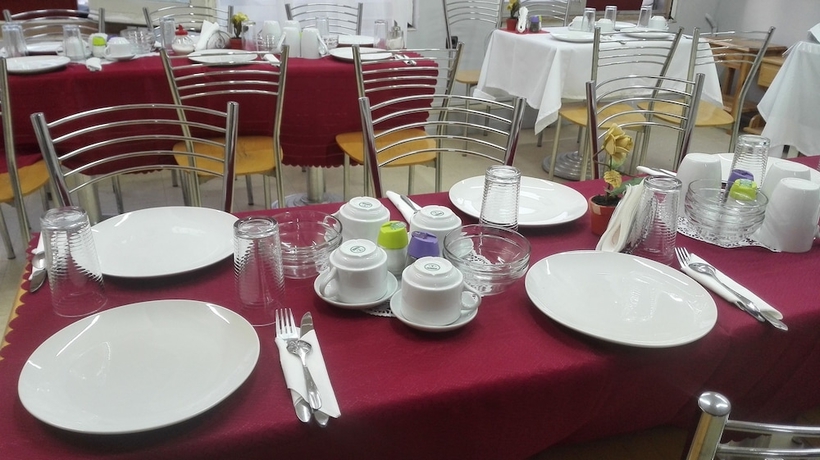 Imagen del bar/restaurante del Hotel Ionion. Foto 2