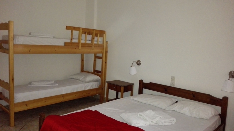 Imagen de la habitación del Hotel Ionion. Foto 13