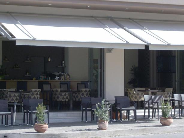 Imagen de los exteriores del Hotel Ionion, Kyparissia. Foto 11