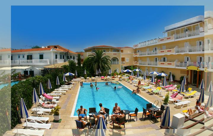 Imagen de la piscina del Hotel Ionis Art. Foto 20