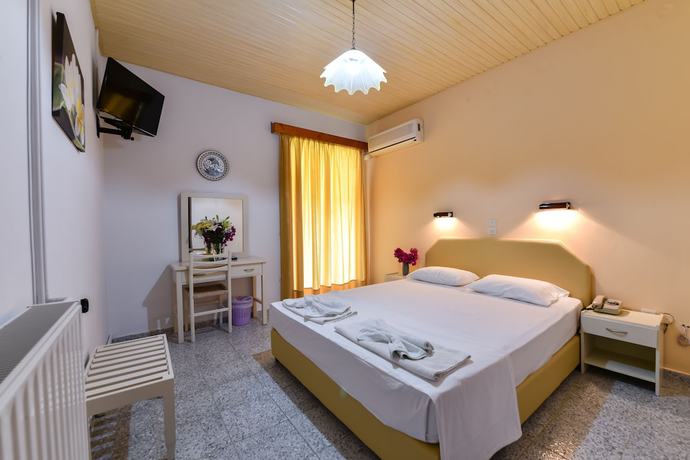 Imagen de la habitación del Hotel Ionis. Foto 9