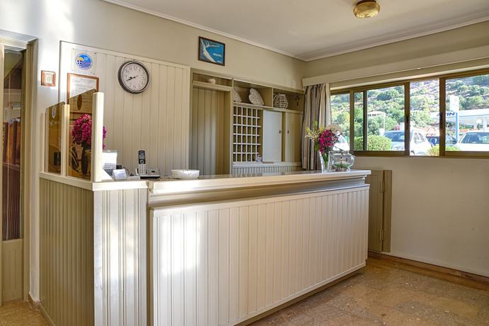 Imagen de los interiores del Hotel Ionis. Foto 16