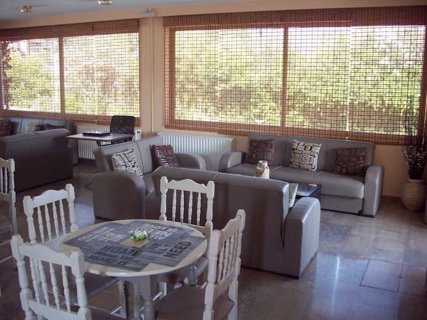 Imagen del bar/restaurante del Hotel Ionis. Foto 7