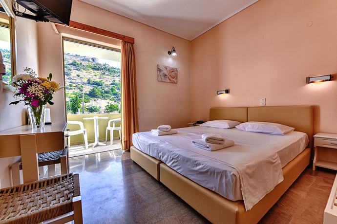 Imagen de la habitación del Hotel Ionis. Foto 12