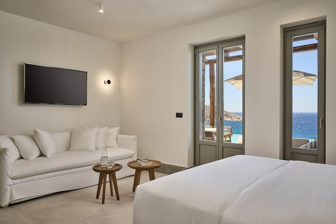 Imagen general del Hotel Ios Grand Pool Suites. Foto 1