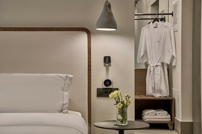 Imagen de la habitación del Hotel Ios Grand Pool Suites. Foto 12