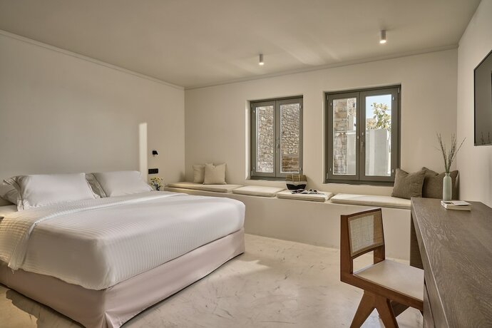 Imagen general del Hotel Ios Grand Pool Suites. Foto 5