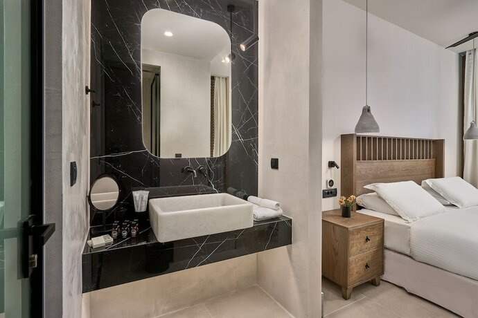 Imagen general del Hotel Ios Grand Pool Suites. Foto 8