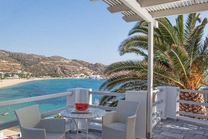 Imagen de los exteriores del Hotel Ios Palace. Foto 5