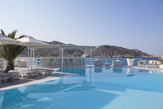 Imagen de la piscina del Hotel Ios Palace. Foto 9