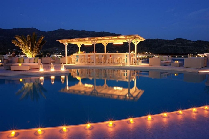 Imagen de la piscina del Hotel Ios Palace. Foto 12