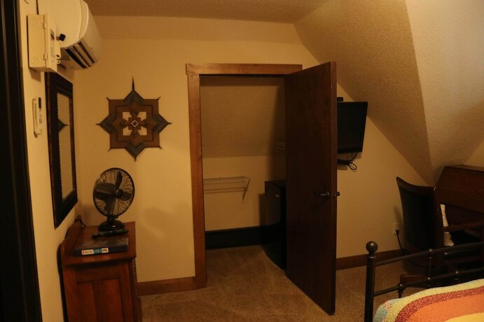 Imagen de la habitación del Hotel Iowa House. Foto 14