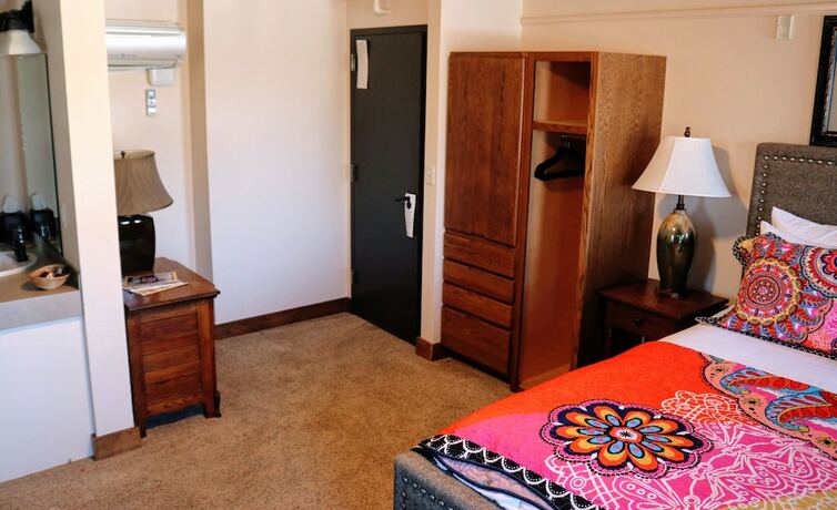 Imagen general del Hotel Iowa House. Foto 4