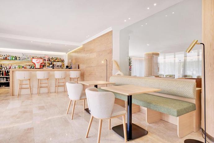 Imagen del bar/restaurante del Hotel Ipanema Beach, El Arenal. Foto 2