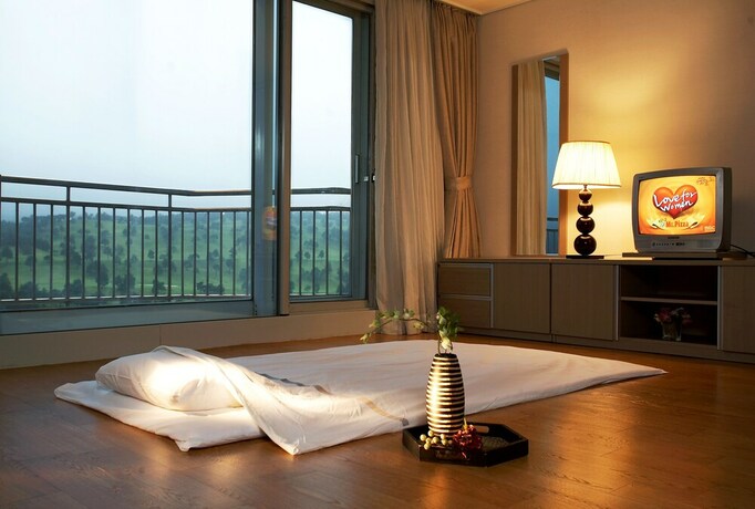 Imagen de la habitación del Hotel Ipark Condominium. Foto 19