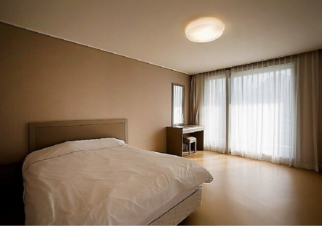 Imagen de la habitación del Hotel Ipark Condominium. Foto 29