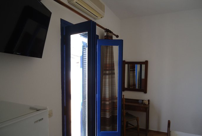 Imagen de la habitación del Hotel Ippokampos, Patmos. Foto 13