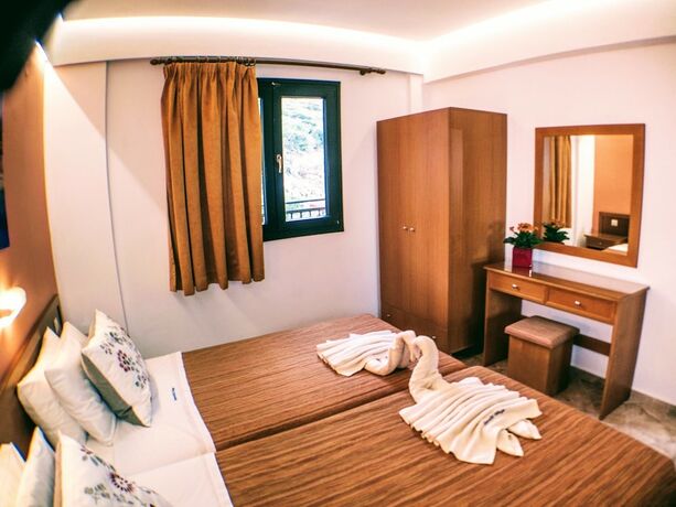 Imagen de la habitación del Hotel Ippoliti Village. Foto 11