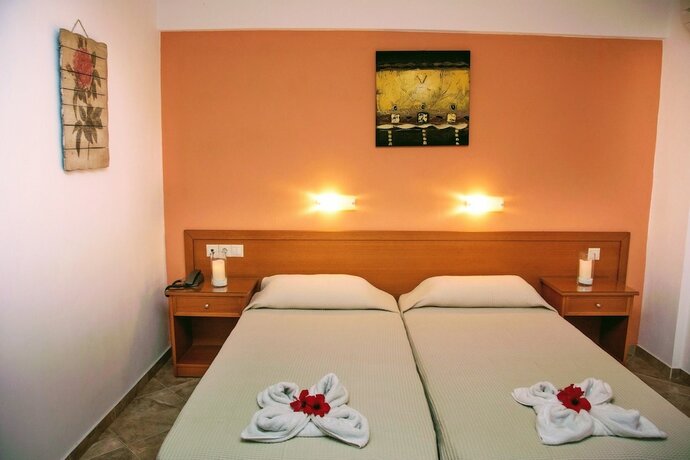 Imagen de la habitación del Hotel Ippoliti Village. Foto 19