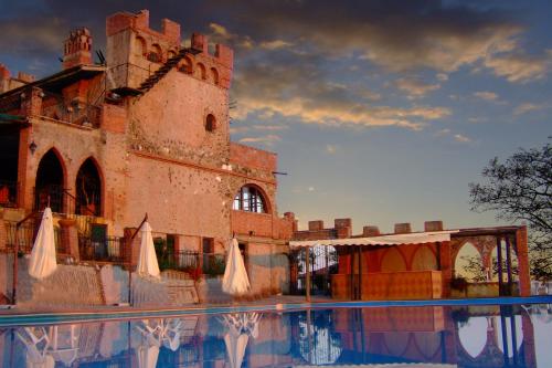 Imagen general del Hotel Ippotur Medieval Resort. Foto 3