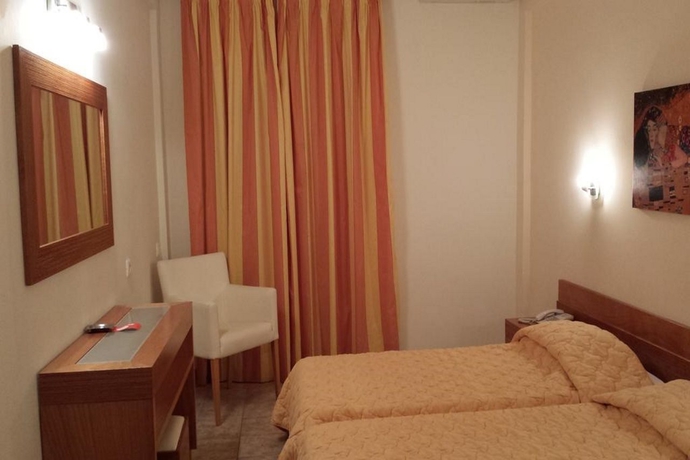 Imagen general del Hotel Ipsos Beach. Foto 2