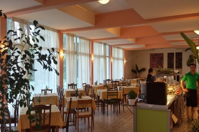 Imagen general del Hotel Ipsos Beach. Foto 5