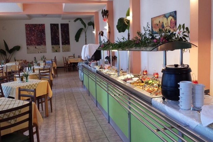 Imagen general del Hotel Ipsos Beach. Foto 13