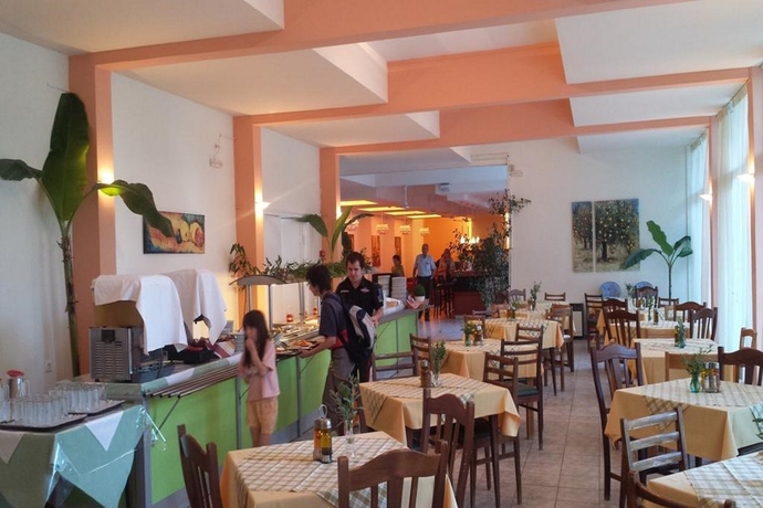 Imagen general del Hotel Ipsos Beach. Foto 14