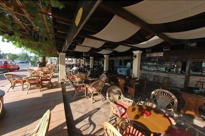 Imagen del bar/restaurante del Hotel Ipsos Di Mare. Foto 2