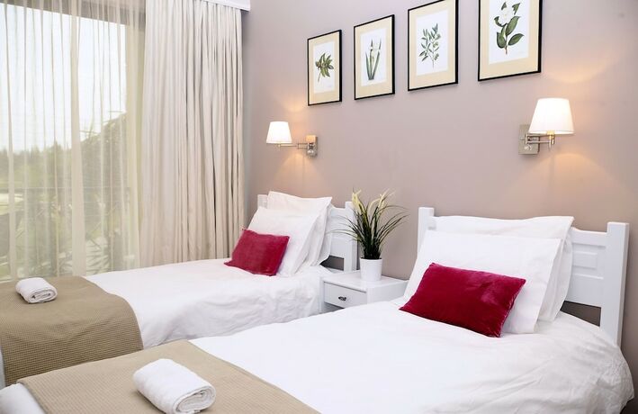 Imagen de la habitación del Hotel Ipsos Holidays. Foto 17