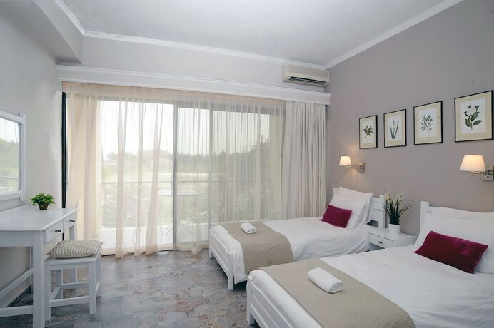 Imagen general del Hotel Ipsos Holidays. Foto 5
